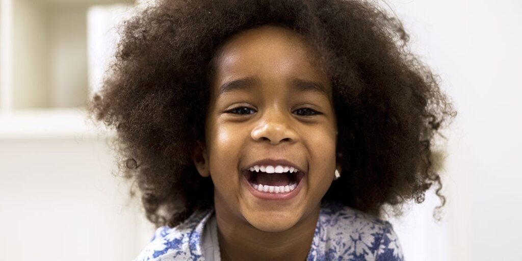 Guia de cuidado com a saúde bucal infantil: tudo que você precisa saber