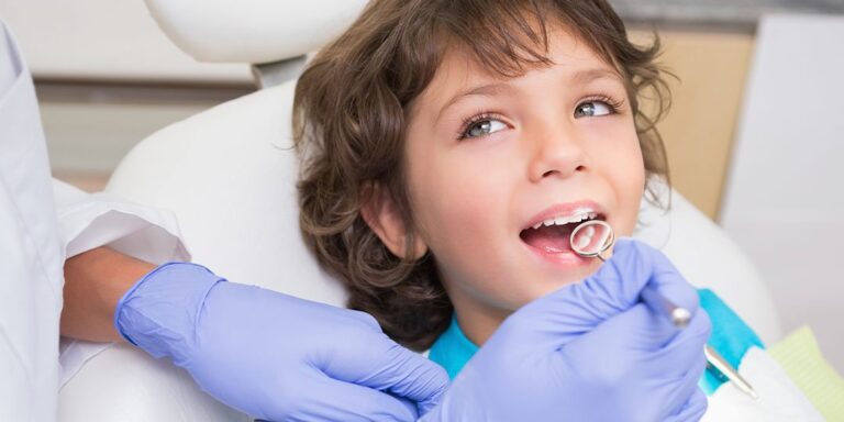 Criança no dentista: dicas para saúde bucal infantil